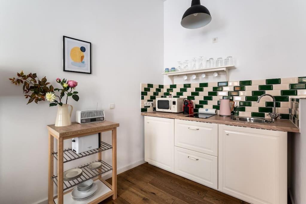Sleek 1br Flat Near Center By Hm Wien