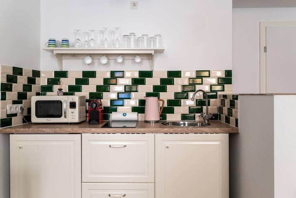 Apartment Sleek 1br Flat Near Center By Hm Wien