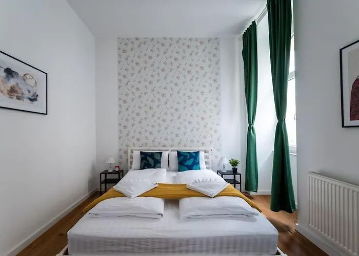 Sleek 1Br Flat Near Center By Hm